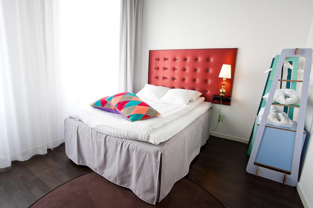 Großes Einzelzimmer (140 cm breites Bett)