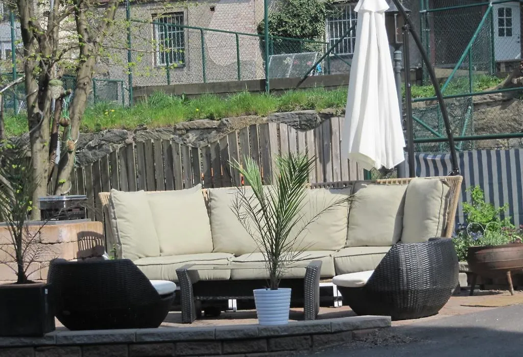 Iqsuites-1